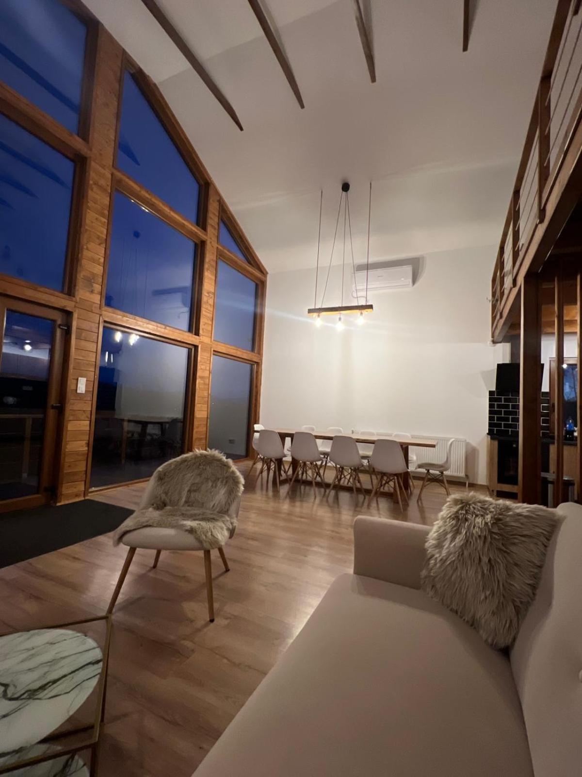 Le Chalet M - Cabana Cu O Panorama De Poveste. Surdesti  Exterior foto