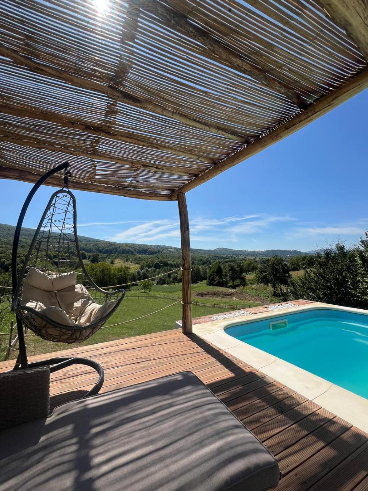Le Chalet M - Cabana Cu O Panorama De Poveste. Surdesti  Exterior foto