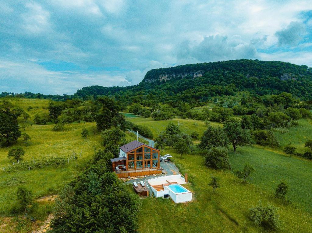 Le Chalet M - Cabana Cu O Panorama De Poveste. Surdesti  Exterior foto