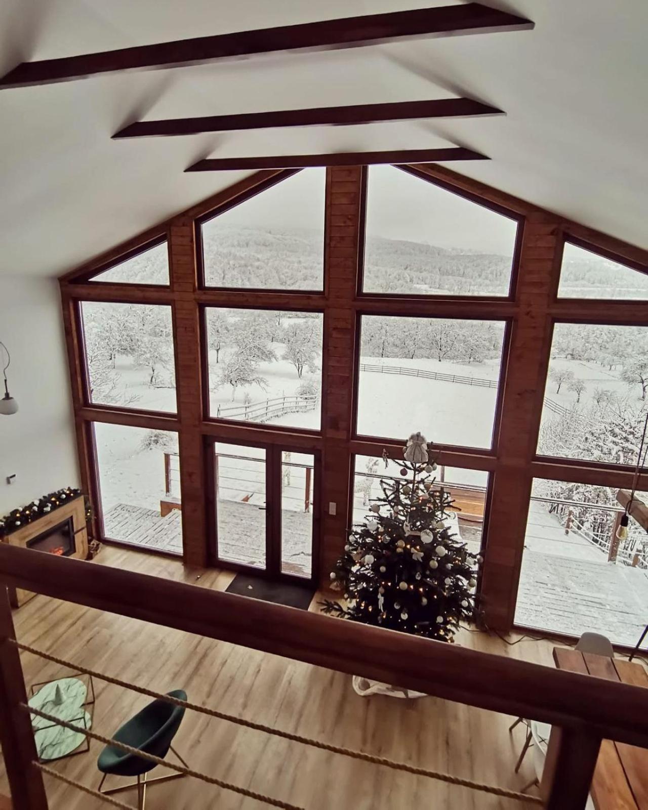 Le Chalet M - Cabana Cu O Panorama De Poveste. Surdesti  Exterior foto