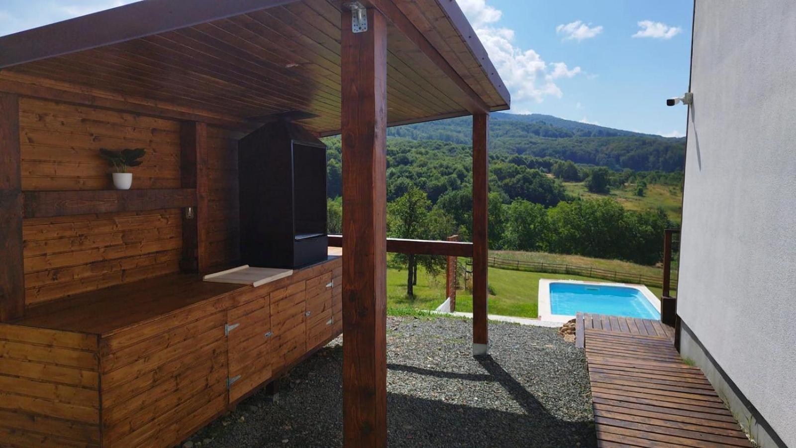 Le Chalet M - Cabana Cu O Panorama De Poveste. Surdesti  Exterior foto