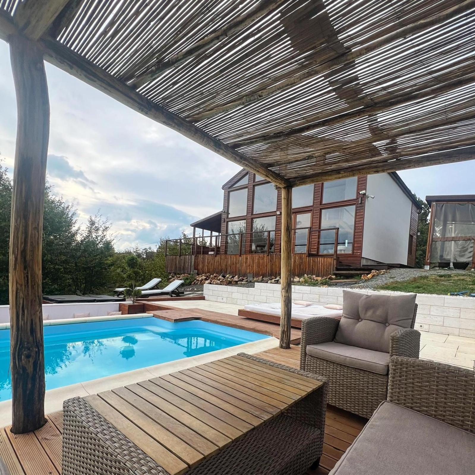 Le Chalet M - Cabana Cu O Panorama De Poveste. Surdesti  Exterior foto